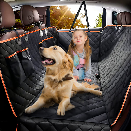 Wasserdichter Hundesitzbezug fürs Auto mit hartem Unterboden. Kratzfest, rutschfest und mit Sichtfenster für sichere Autofahrten.